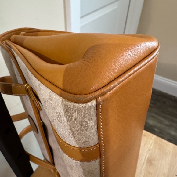 Gucci Micro Logo Tan and Cream Shoulder Bag - Picture 5 of 16